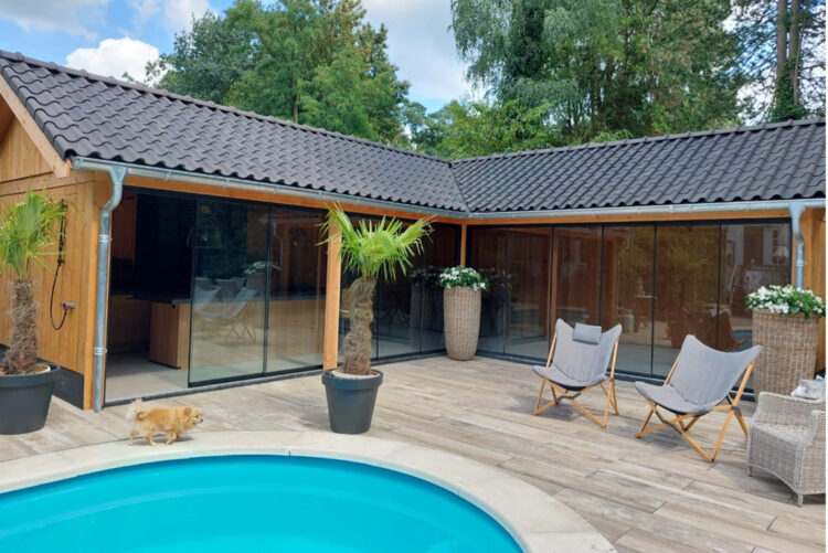 Poolhouse met woongedeelte